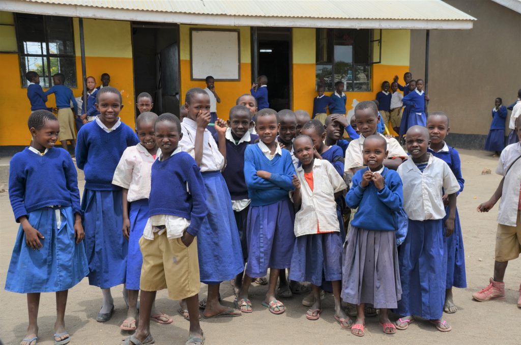 Madame M les Voyages 
Notre rencontre avec les Massaïs de Tanzanie
les enfants de l'école