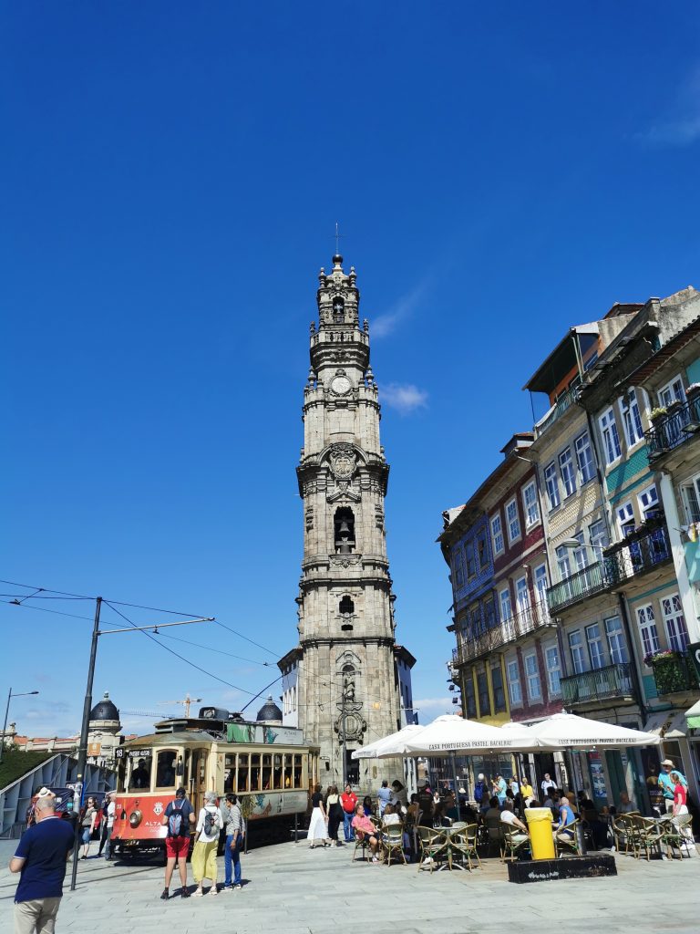 Découvrir Porto en 3 jours 
Madame M les voyages
Torre de Clerigos